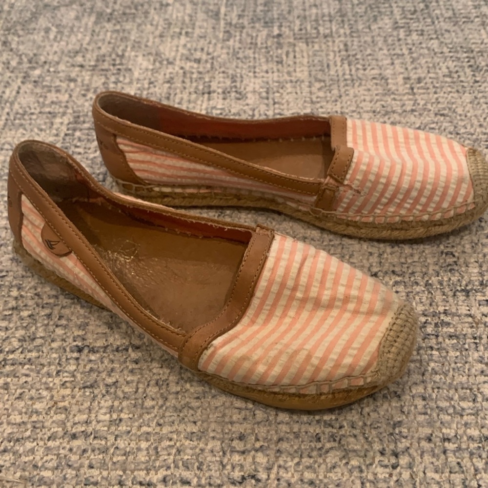 Cute Sperry pink and white flats - size 6